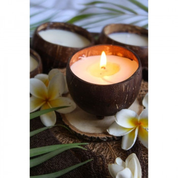 Soy Wax Candle in Coconut Shell, Crystal Vanilla Aromatic Fragrance