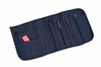 Stationery rolling pouch