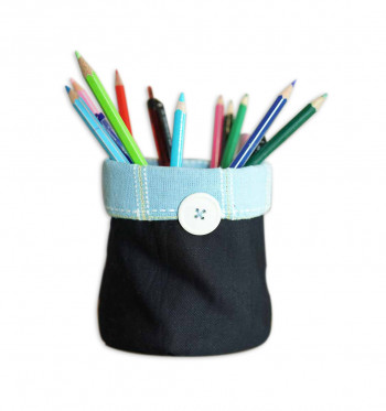 Stationery stand / Pen stand