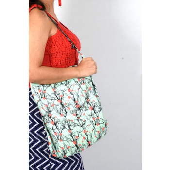 Tote scarf with print of Oriental Pops