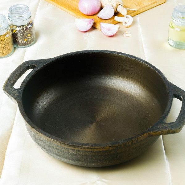 SUPER SMOOTH Cast Iron Flat Bottom Kadai